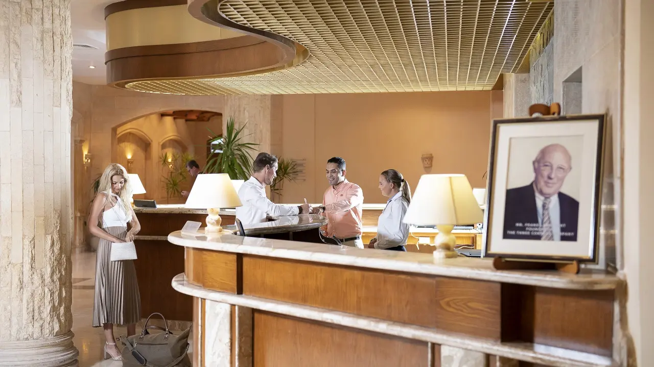 الفندق ثري كورنرز فيروز بلازا بيتش - مرسى علم